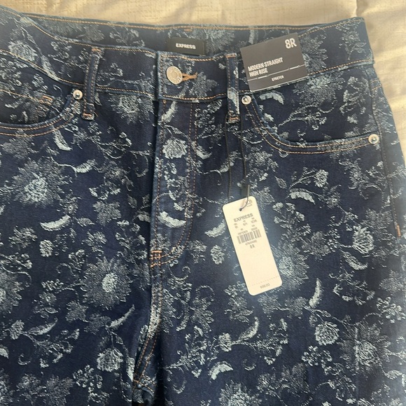 Express Floral Dark Wash Straight Leg Jeans Size 8 NWT - Picture 7 of 8